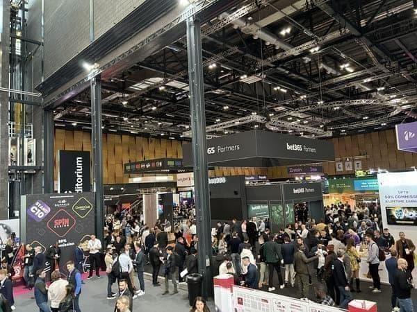 Наши партнеры Наши партнеры